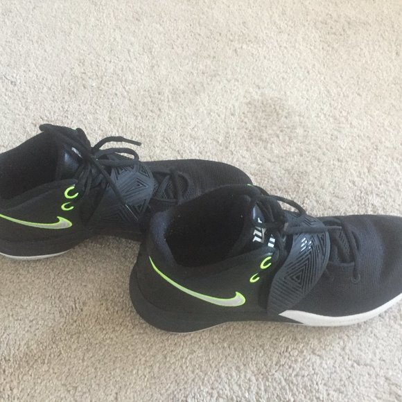 Nike Kyrie Flytrap 3 Basketball shoes main image 4